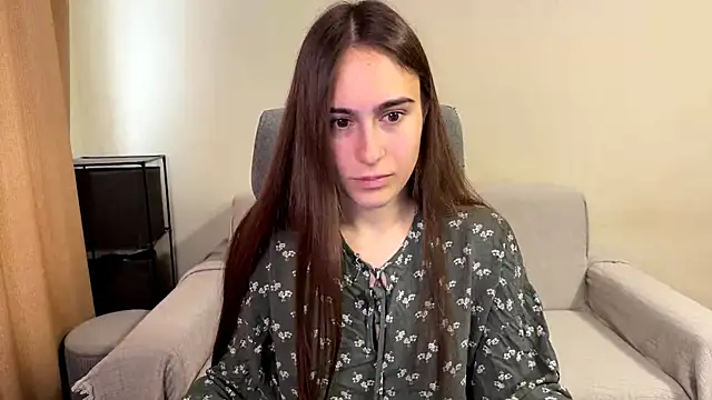 AliceKolltt online show from October 18, 2025, 1:24 pm