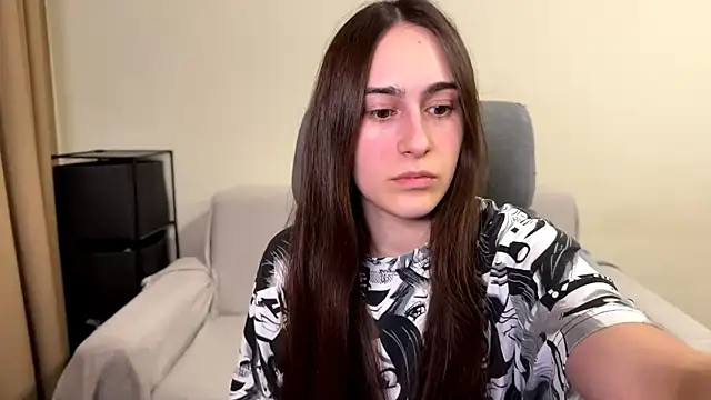 Snapshot of AliceKolltt chatting on June 7, 2026, 9:53 pm AliceKolltt online show from June 7, 2026, 9:53 pm