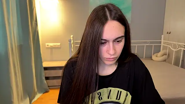 Snapshot of AliceKolltt chatting on June 26, 2026, 1:28 pm AliceKolltt online show from June 26, 2026, 1:28 pm