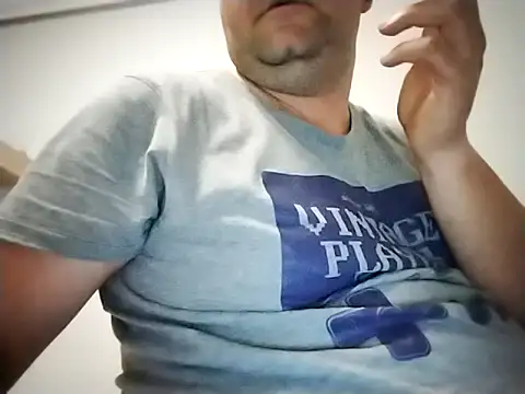 Snapshot of panchitoesp chatting on November 1, 2025, 5:51 pm panchitoesp online show from November 1, 2025, 5:51 pm