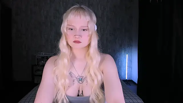 MariaMango online show from November 7, 2025, 2:27 am