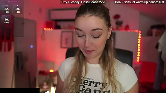 Snapshot of Alexis___Texas chatting on November 25, 2025, 2:17 pm Alexis Texas online show from November 25, 2025, 2:17 pm