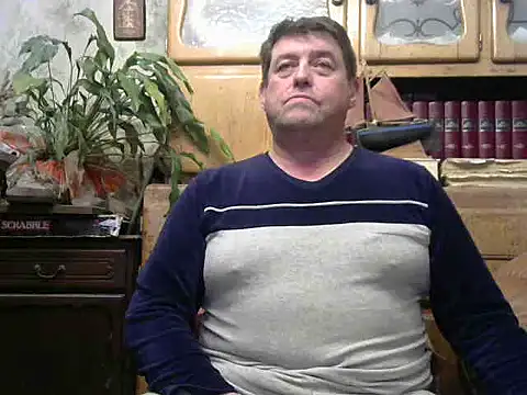 Snapshot of sympatrique chatting on January 17, 2025, 9:39 pm sympatrique online show from January 17, 2025, 9:39 pm