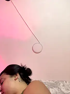 Snapshot of alina_stark chatting on December 19, 2025, 6:21 pm alina stark online show from December 19, 2025, 6:21 pm