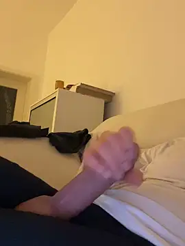 Frank22xx online show from February 26, 2026, 7:47 pm