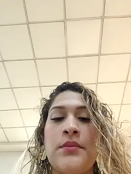 Snapshot of Sara_smiiith211 chatting on March 16, 2025, 12:45 am Sara smiiith211 online show from March 16, 2025, 12:45 am