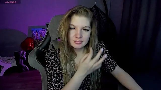 Snapshot of lily_williamss chatting on February 7, 2025, 12:20 am lily williamss online show from February 7, 2025, 12:20 am