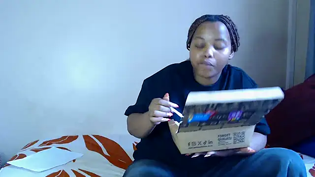 Xoli 11 online show from November 17, 2025, 1:59 pm