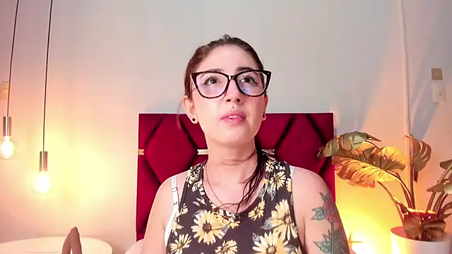 Emilywatsonn online show from November 25, 2025, 12:33 am