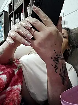 marcialoira online show from September 8, 2025, 11:48 pm