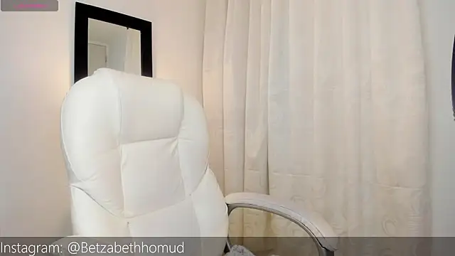 BetzabethHomud0 online show from October 24, 2025, 6:45 am