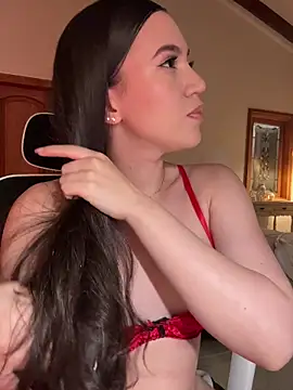 Snapshot of Amelia_Rouse chatting on February 13, 2026, 7:25 pm Amelia Rouse online show from February 13, 2026, 7:25 pm