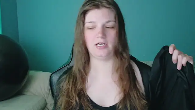 Snapshot of TreeJeanne chatting on June 22, 2026, 7:55 pm TreeJeanne online show from June 22, 2026, 7:55 pm