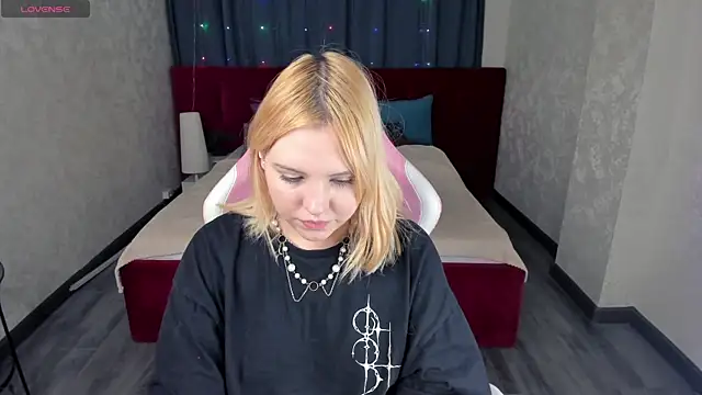 Snapshot of Stacy_Luv chatting on January 12, 2026, 9:05 am Stacy Luv online show from January 12, 2026, 9:05 am