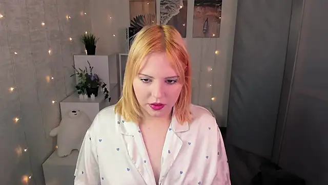 Snapshot of Stacy_Luv chatting on October 27, 2025, 3:40 am Stacy Luv online show from October 27, 2025, 3:40 am