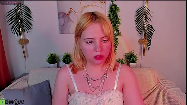 Snapshot of Stacy_Luv chatting on November 12, 2025, 9:57 am Stacy Luv online show from November 12, 2025, 9:57 am