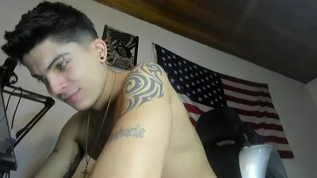 Snapshot of charlie_hotxxx chatting on January 10, 2026, 10:27 pm charlie hotxxx online show from January 10, 2026, 10:27 pm