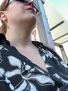 sylviahhh online show from June 5, 2026, 11:27 am