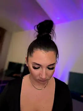 babyyboomm online show from November 18, 2025, 2:27 am