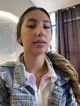  Emma Valka online show from November 1, 2025, 4:01 pm