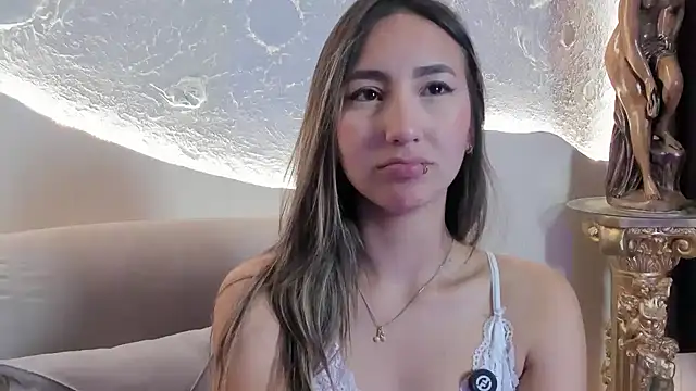  Emma Valka online show from September 15, 2025, 9:37 pm