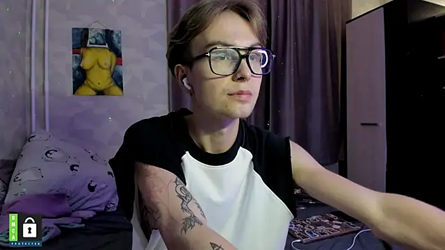 kristianmeow online show from October 3, 2025, 12:14 am