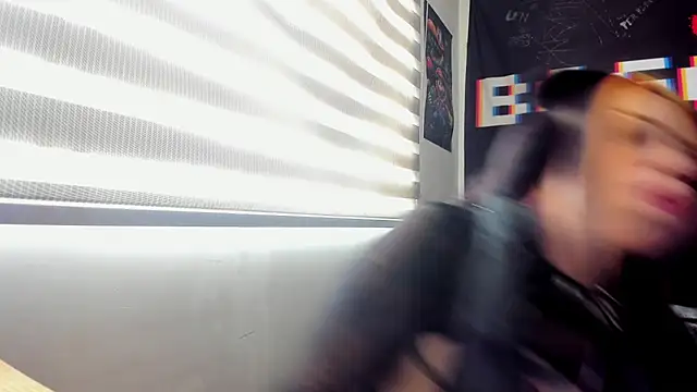 Snapshot of jannaink_ chatting on February 21, 2025, 8:27 pm jannaink online show from February 21, 2025, 8:27 pm