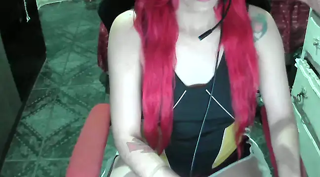 Snapshot of ManuEscarlate13 chatting on January 4, 2025, 5:27 am ManuEscarlate13 online show from January 4, 2025, 5:27 am