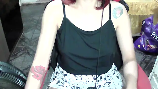 Snapshot of ManuEscarlate13 chatting on September 22, 2025, 1:33 am ManuEscarlate13 online show from September 22, 2025, 1:33 am