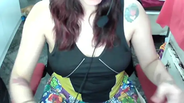 ManuEscarlate13 online show from April 25, 2026, 4:15 am