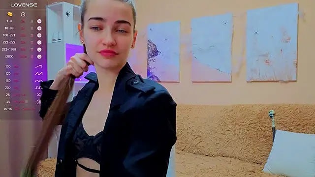 Snapshot of AstoriyaNight chatting on November 22, 2025, 4:44 am AstoriyaNight online show from November 22, 2025, 4:44 am