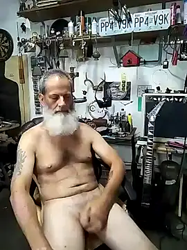 Snapshot of Danialanon chatting on October 4, 2025, 4:14 am Danialanon online show from October 4, 2025, 4:14 am