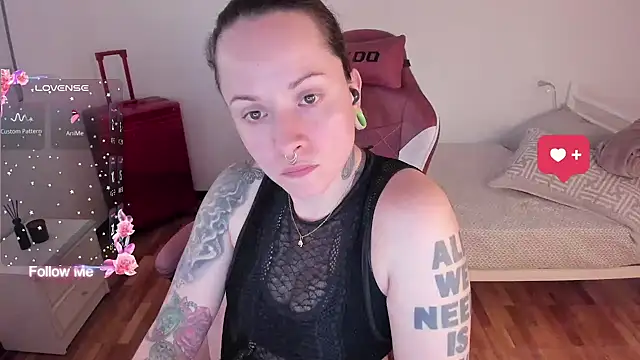 Snapshot of Domina_Deivis chatting on December 2, 2025, 1:02 pm Domina Deivis online show from December 2, 2025, 1:02 pm