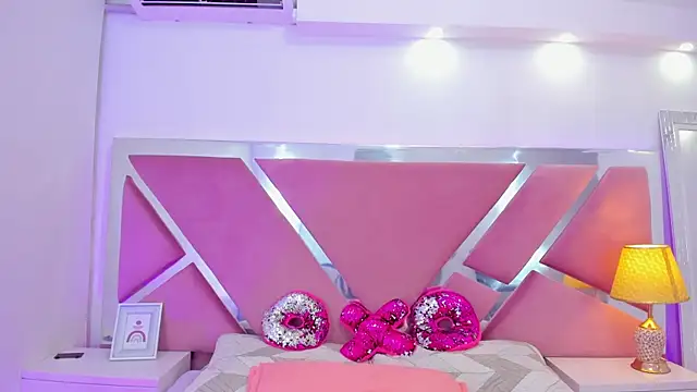 NinnaVous online show from January 13, 2026, 2:10 pm