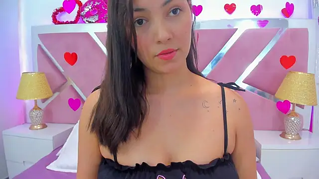 NinnaVous online show from March 5, 2025, 8:00 pm