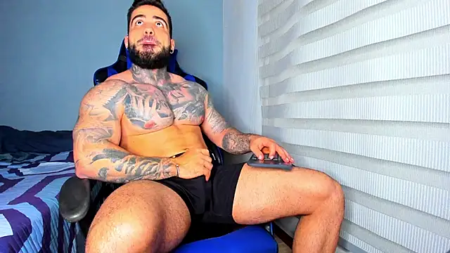 Snapshot of mikey_sta chatting on December 1, 2025, 1:39 am mikey sta online show from December 1, 2025, 1:39 am