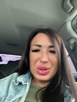 Snapshot of RuslanaXX chatting on December 15, 2025, 4:18 am RuslanaXX online show from December 15, 2025, 4:18 am