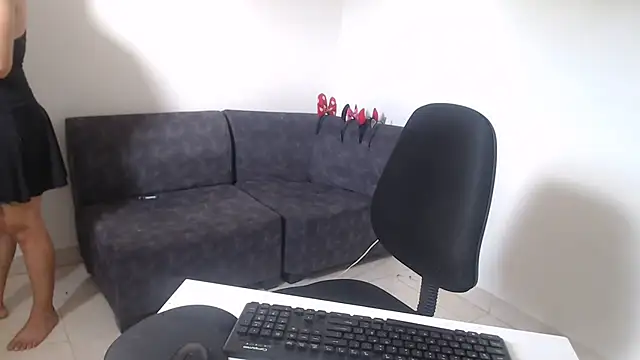 Snapshot of Aliciaheart chatting on March 19, 2025, 8:32 pm Aliciaheart online show from March 19, 2025, 8:32 pm