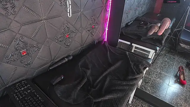 Snapshot of Natasha_Wolff01_ chatting on February 26, 2025, 5:31 pm Natasha Wolff01 online show from February 26, 2025, 5:31 pm