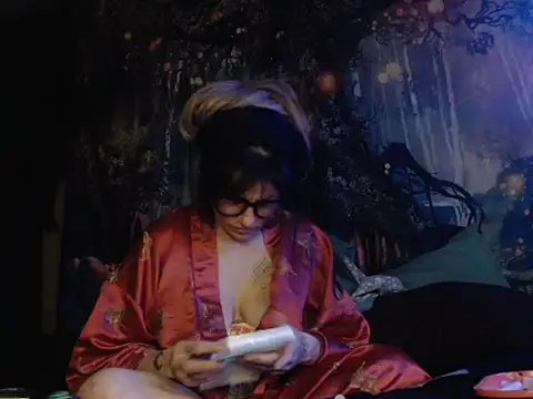 HighCityHoney online show from November 28, 2025, 5:24 pm