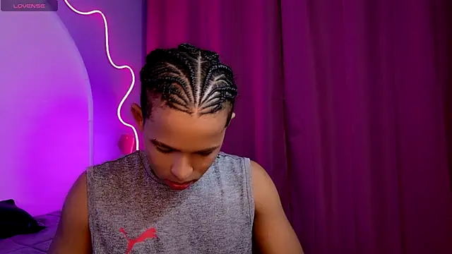 Snapshot of Noah_Smith04 chatting on November 25, 2025, 4:07 pm Noah Smith04 online show from November 25, 2025, 4:07 pm