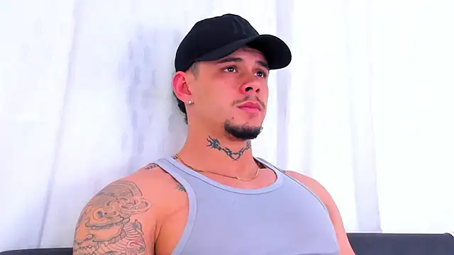 Snapshot of NoahhBrown chatting on October 29, 2025, 3:49 am NoahhBrown online show from October 29, 2025, 3:49 am