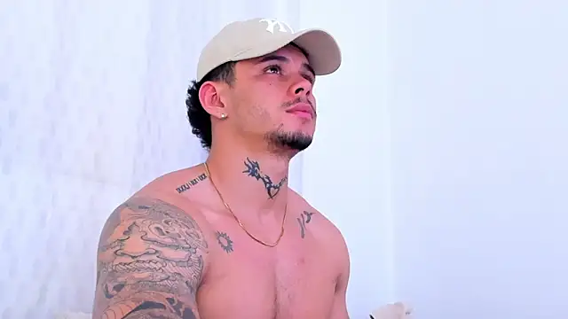 Snapshot of NoahhBrown chatting on September 16, 2025, 5:30 am NoahhBrown online show from September 16, 2025, 5:30 am