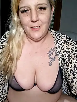 Snapshot of BecciDeluxe chatting on February 9, 2026, 3:10 pm BecciDeluxe online show from February 9, 2026, 3:10 pm