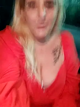 Snapshot of BecciDeluxe chatting on January 5, 2026, 5:27 pm BecciDeluxe online show from January 5, 2026, 5:27 pm