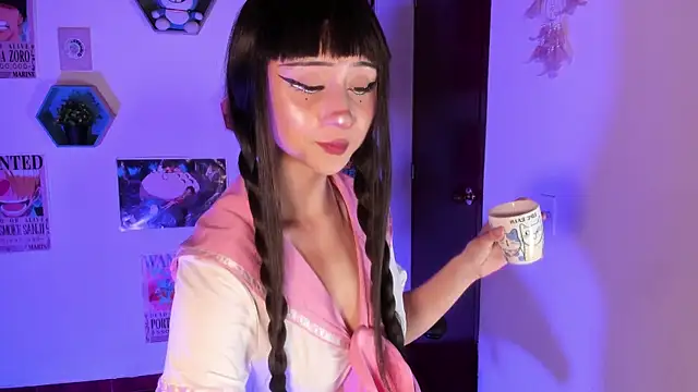 MonxxsLove online show from May 8, 2026, 4:27 am