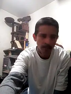 Snapshot of LongDickZee562 chatting on March 7, 2025, 6:46 am LongDickZee562 online show from March 7, 2025, 6:46 am