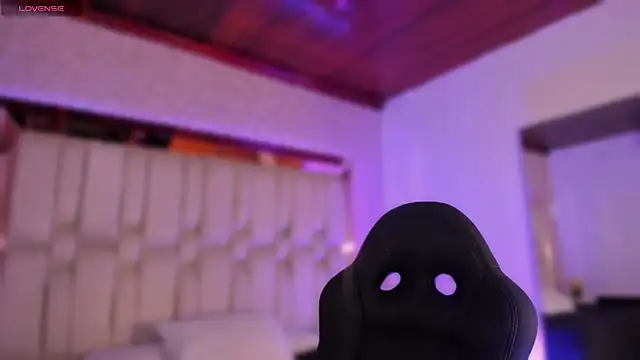 Snapshot of Kleverly_Manson1 chatting on December 18, 2025, 8:12 pm Kleverly Manson1 online show from December 18, 2025, 8:12 pm