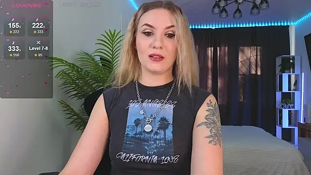 Snapshot of Maria_Shy chatting on November 17, 2025, 7:23 am Maria Shy online show from November 17, 2025, 7:23 am