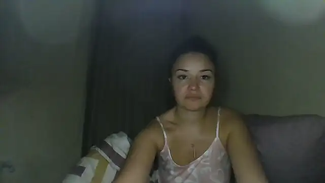 Linusya online show from November 23, 2025, 5:12 pm